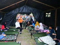 Presiden Joko Widodo Kunjungi Tenda Pengungsi Korban Gempa di Cianjur Jawa Barat