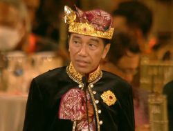 Gelar Jamuan Santap Malam bagi Para Pemimpin G20, Presiden Joko Widodo Gunakan Pakaian Adat Bali