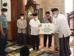 Wapres Ma’ruf Amin Serahkan Bantuan BAZNAS Microfinance Masjid Agung Jawa Tengah