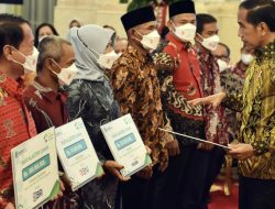 Presiden Joko Widodo Serahkan KUR Klaster dan Salurkan Dana melalui LPDB KUMKM