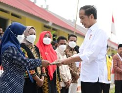 Presiden Joko Widodo Resmikan Hunian Tetap Bagi Korban Bencana Seroja di NTB