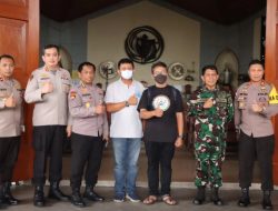 Kapolres Tangsel Dampingi Karo Log PMJ Cek Pengamanan Gereja St. Matius di Pondok Aren