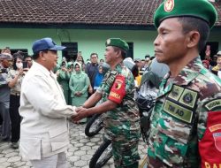 Beri Motor dan Alat Komunikasi Babinsa, Menhan Prabowo Subianto: Nanti Presiden Bisa Cek Langsung Kalian