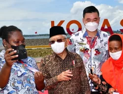 Diajak Nge-Vlog di Pantai Jokowi-Iriana, Wapres Ma’ruf Amin Harapkan UMKM di Kaimana Terus Berkembang