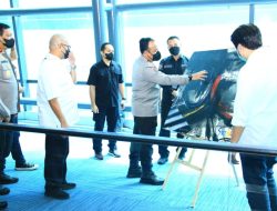 Polri Percantik Bandara Soetta dengan Lukisan Karya Para Difabel