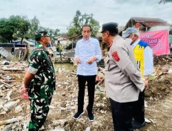 Presiden Joko Widodo Berikan Arahan ke Pangdam dan Kapolda: Gerakkan TNI-Polri Bantu Bersihkan Puing