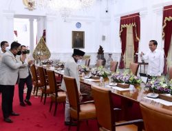 Pengurus PP Pemuda Muhammadiyah Temui Presiden Joko Widodo di Istana Merdeka