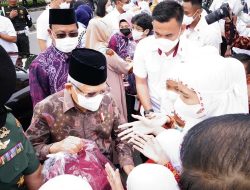 Antusiame Siswa SDN 1 Syamsudin Noor Banjarbaru Sambut Kedatangan Wapres Ma’ruf Amin