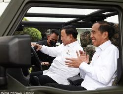 Didampingi Menhan Prabowo Subianto, Presiden Joko Widodo Berikan Nama Kendaraan Operasional “Maung”