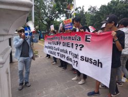 KPK dan Balaikota Jakarta Didemo, Massa Aksi Desak Temuan Beras Busuk Bansos Diusut Sampai Tuntas