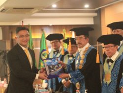 Andika Hazrumy Sandang Gelar Doktor Ilmu Sosial