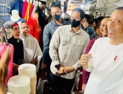 Di Pasar Batuphat Timur, Presiden Joko Widodo Sapa Warga hingga Beri Sepeda