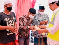 Presiden Joko Widodo Temui Perwakilan Warga yang Berdemo saat Peresmian Tol Semarang-Demak