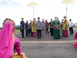 Tarian Tepak Sirih Sambut Kedatangan Wapres Ma’ruf Amin di Sibolga