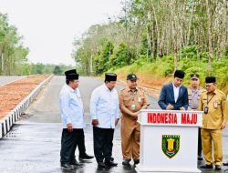 Presiden Joko Widodo Resmikan Jalan Nan Sarunai Kabupaten Tabalong