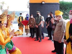 Tari Persembahan Sambut Ketibaan Wapres Ma’ruf Amin di Provinsi Riau