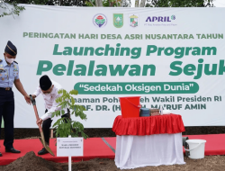 Wapres Ma’ruf Amin Tanam Pohon Kelengkeng pada Gerakan Penanaman Pohon Secara Serentak se-Indonesia