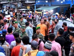 Antusiasme Warga Bogor Antre Sembako dari Presiden Joko Widodo