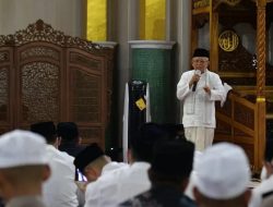 Laksanakan Tarawih di Masjid Agung Al Munawwarah Banjarbaru, Wapres Ma’ruf Amin Ingatkan Keutamaan Malam Lailatul Qadar