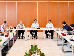Presiden Joko Widodo Pimpin Rapat Terbatas Persiapan Mudik Lebaran Tahun 2023