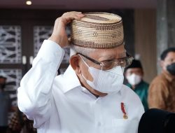 Tinjau Pameran Produk Halal UMKM, Wapres Ma’ruf Amin Beli Songkok Mintu Khas Gorontalo