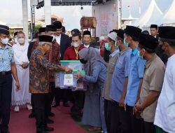Wapres Ma’ruf Amin Serahkan Bantuan kepada Warga Demak