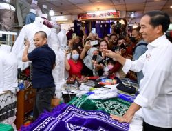 Presiden Joko Widodo Tinjau Aktivitas Perdagangan Pascalebaran