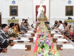 Presiden Joko Widodo Menerima Para Pimpinan Purnawirawan TNI-Polri di Istana Merdeka