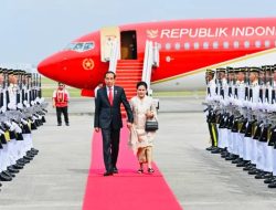 Dari Singapura, Presiden Joko Widodo dan Ibu Iriana Tiba di Malaysia