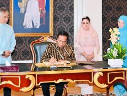 Presiden Joko Widodo dan Ibu Iriana Bertemu Raja Malaysia Yang di-Pertuan Agong Sultan Abdullah di Istana Negara Kuala Lumpur