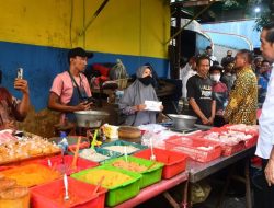 Presiden Joko Widodo Tinjau Harga Bahan Pangan di Pasar Palmerah