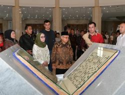 Wapres Ma’ruf Amin Menilik Jejak Kejayaan Timur Lenk di Museum Amir Timur