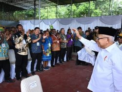 Di Pantai Menase, Wapres Ma’ruf Amin Berdialog Dengan Para Petani Nabire