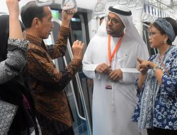 Peringati HUT Ke-56 ASEAN, Presiden Joko Widodo Ajak Para Dubes Naik MRT