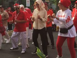 Warga Senang Bisa Line Dance Bareng Airin Rachmi Diany