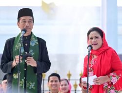 Presiden Joko Widodo dan Ibu Iriana Buka Acara Istana Berkebaya