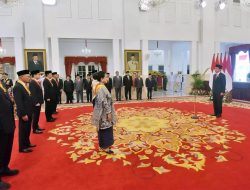 18 Tokoh Penerima Tanda Kehormatan Bintang Republik Indonesia dari Presiden Joko Widodo di Istana Negara