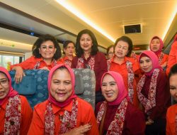 Ibu Iriana dan OASE KIM Jajal Kereta Cepat Whoosh