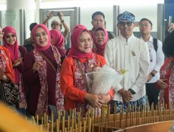 Naik Whoosh, Ibu Iriana: Tidak Terasa 27 Menit Sampai Bandung