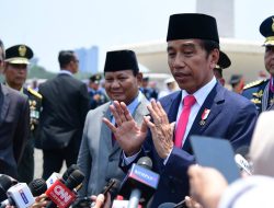 Saksikan Defile Pasukan dan Pawai Alutsista TNI, Presiden: Sangat Komplet