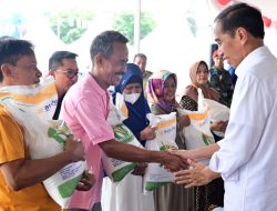 Presiden Joko Widodo Pastikan Bantuan 10 Kg Beras per Bulan di Purwakarta Tersalurkan dengan Baik
