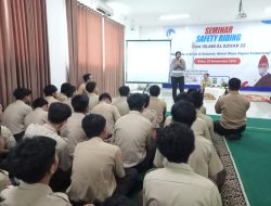 Ajak Pelajar Tertib Berlalu Lintas, Satlantas Polres Metro Bekasi Gelar Police Go To School