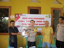 Kapolres Jaksel Melaksanakan SatKamling Di Wilayah Pesanggrahan.