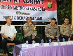 Kapolres Metro Bekasi Kota Gelar Jumat Curhat di Lingkungan RW 19 Pulo Permatasari Bekasi Selatan