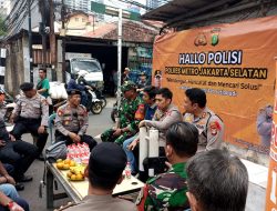 Kasat Samapta Akbp Rosa Wintarsa, Se, Bersama Kapolsek Setiabudi Dan Danramil Gelar “Halo Polisi” Dan Asistensi Pos Satkamling Di RW 04 Jalan Karet