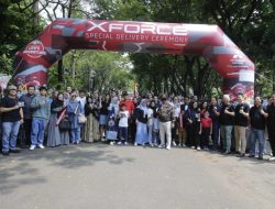 MMKSI Bersama Perwakilan Diler Resmi Mitsubishi Motors Gelar Special Delivery Ceremony untuk Konsumen Baru Mitsubishi XFORCE