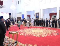 Presiden Jokowi Anugerahkan Gelar Pahlawan Nasional dan Tanda Kehormatan kepada para Tokoh
