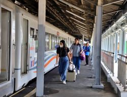 Tiket Kereta Api Periode Libur Natal Masih Tersedia