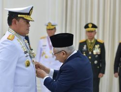 Wapres Ma’ruf Amin Sematkan Tanda Kehormatan Bintang Yudha Dharma Utama Kepada Panglima TNI
