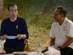 Presiden Joko Widodo Nikmati Malam di IKN dengan Santap Nasi Goreng
